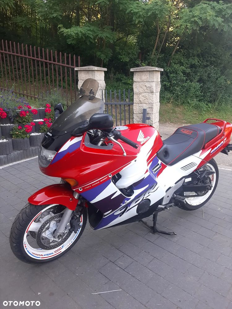 Honda CBR - 9