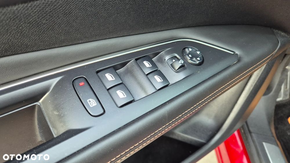 Peugeot 3008 PureTech 130 Stop & Start GPF Allure Business-Paket - 18