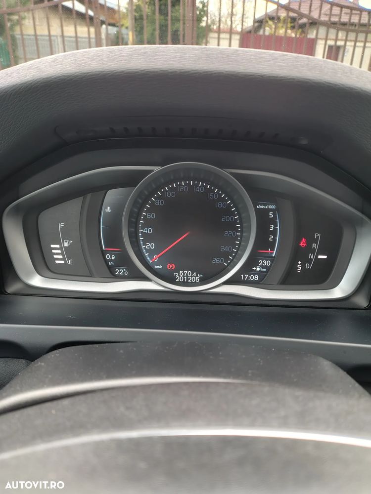 Volvo V60 D4 Geartronic Momentum - 9
