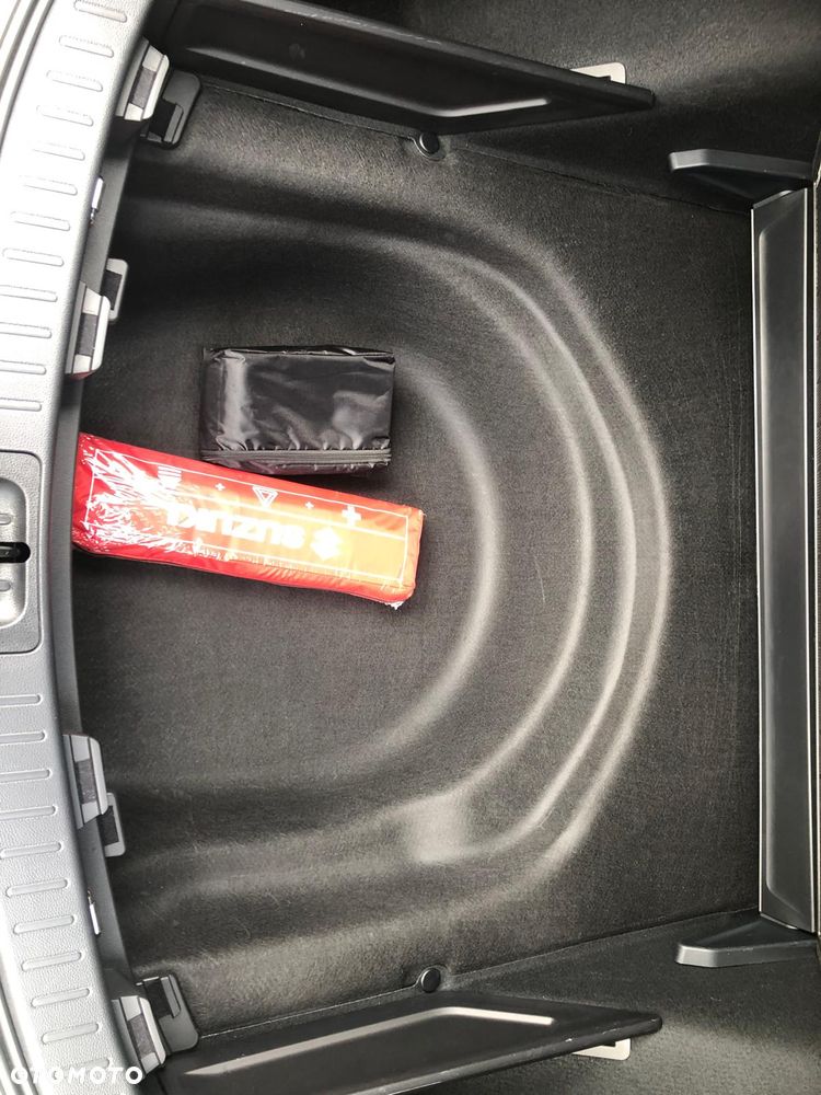 Suzuki Swace 1.8 Hybrid Premium Plus CVT - 21