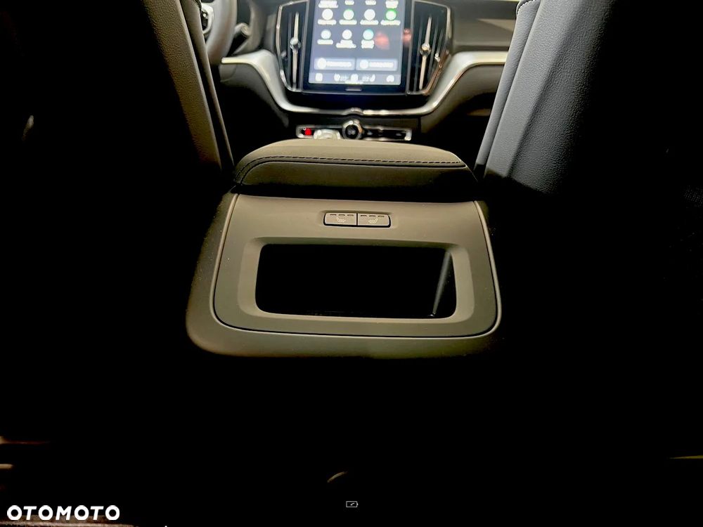 Volvo XC 60 T8 Plug-In Hybrid AWD Ultimate Black Edition - 29