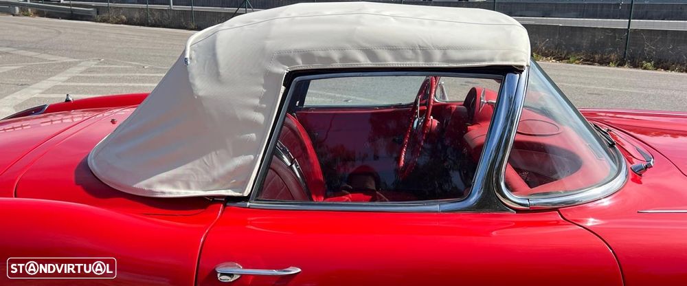 Chevrolet Corvette - 17