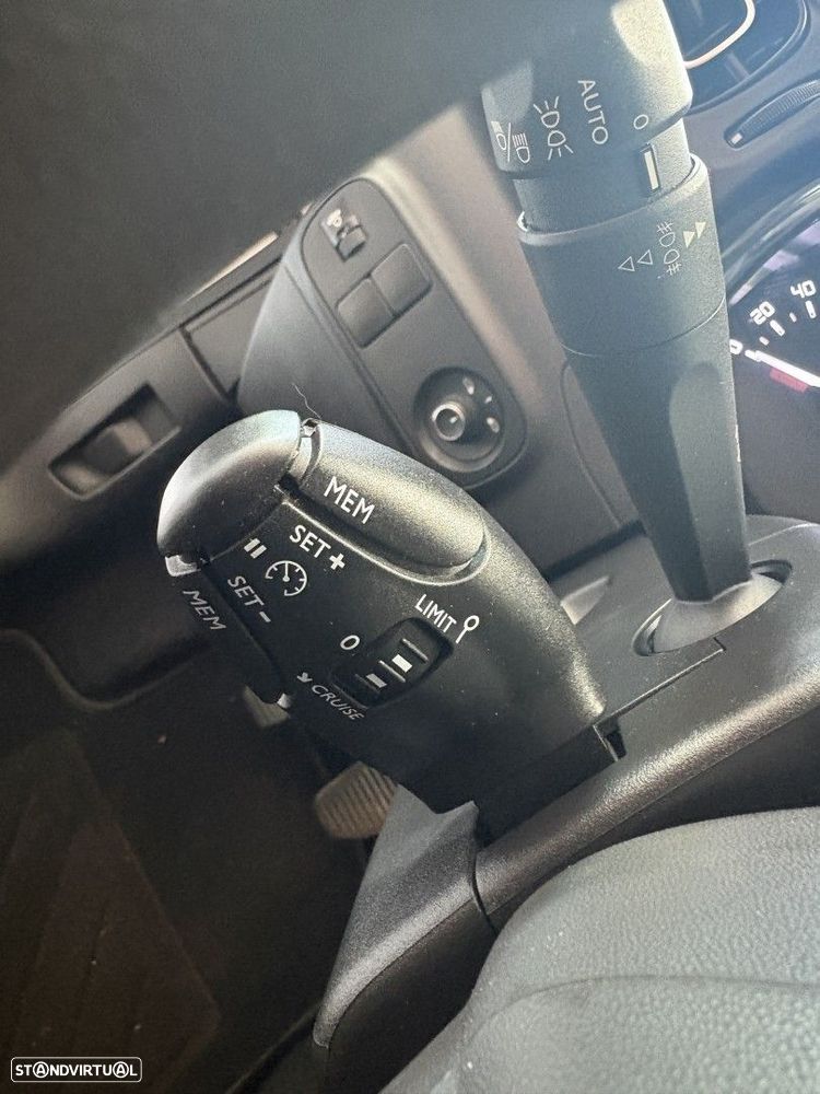 Citroën C3 1.2 PureTech Shine - 17