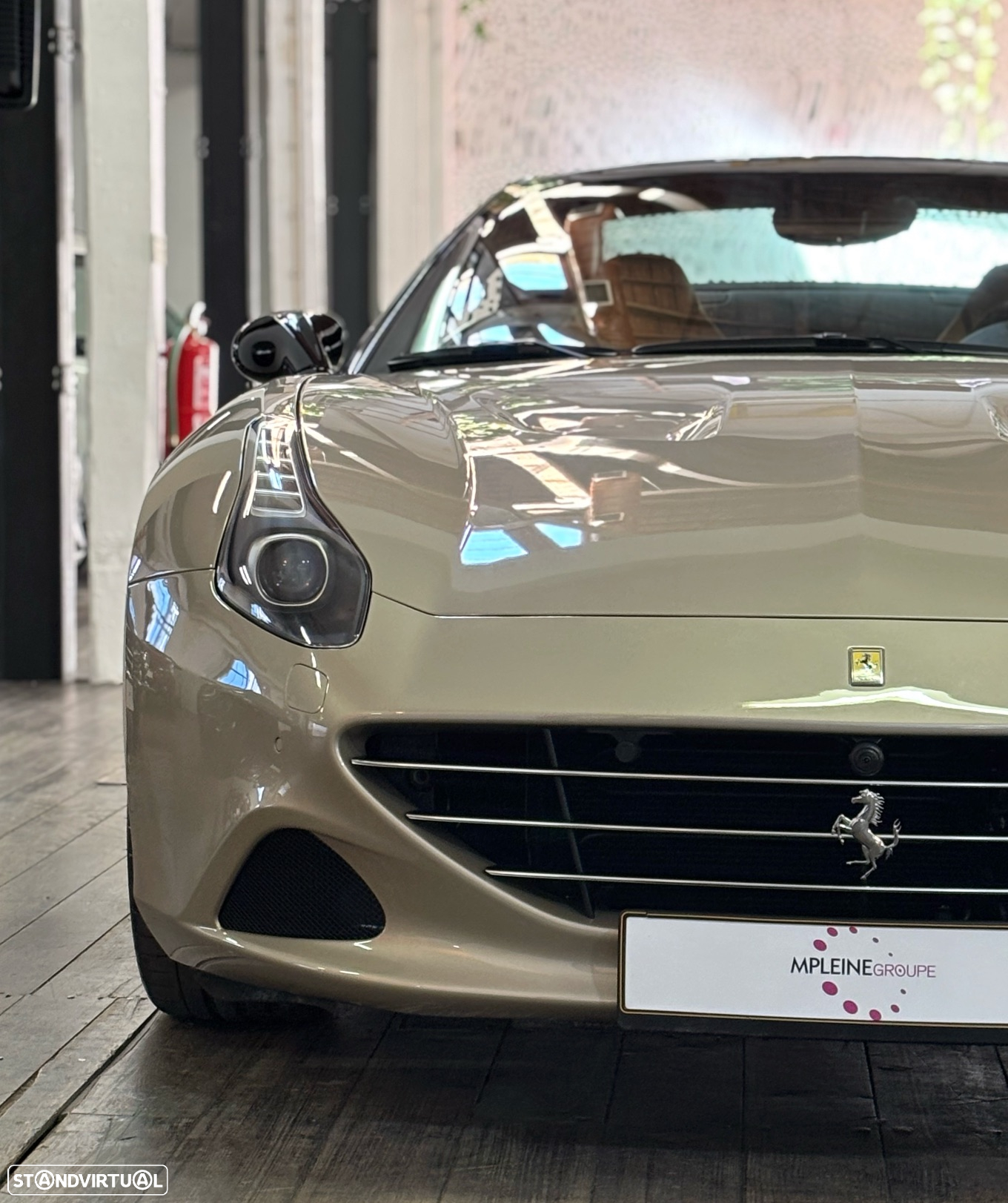 Ferrari California T - 10