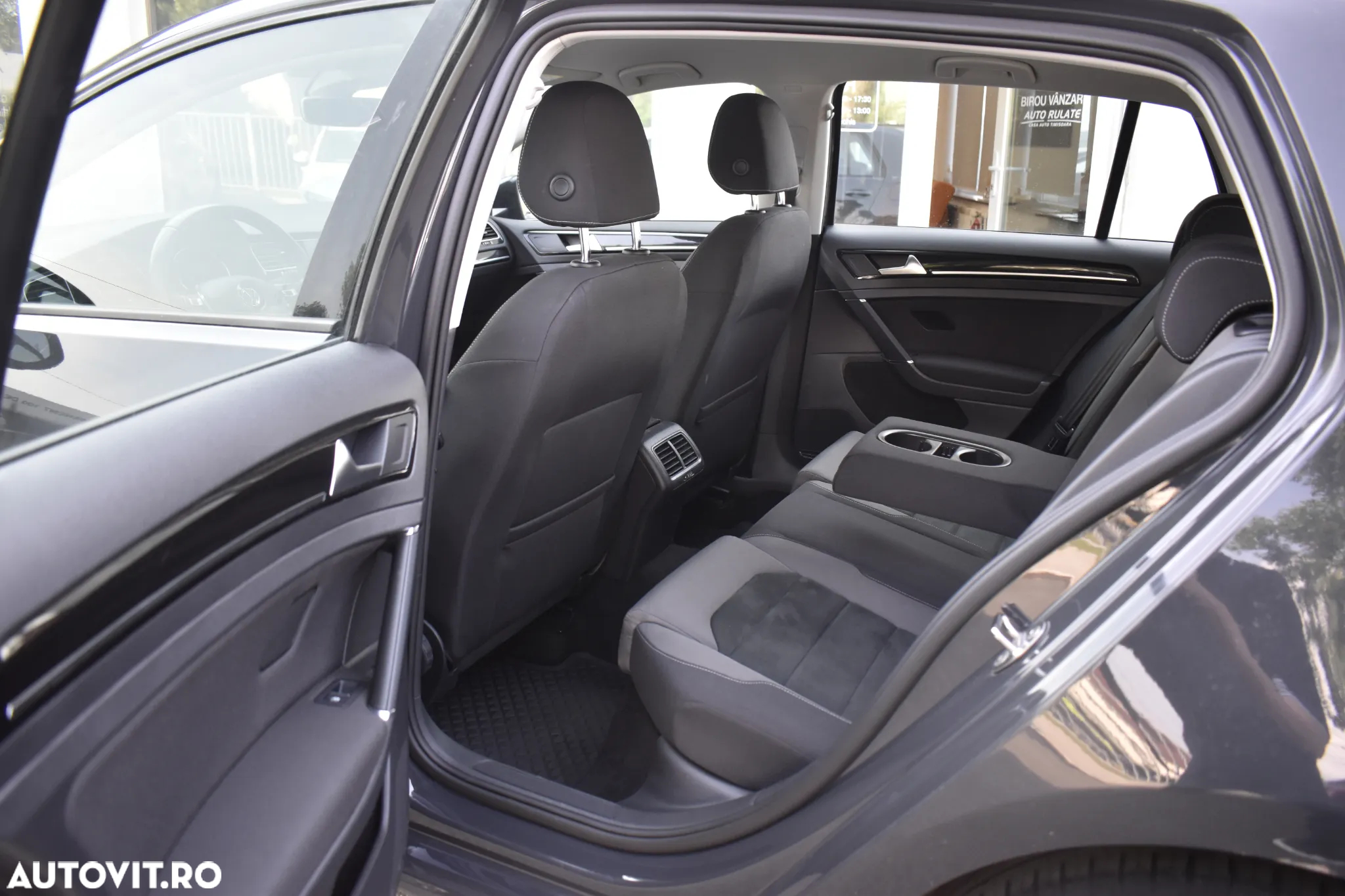 Volkswagen Golf 2.0 TDI DSG Highline - 37