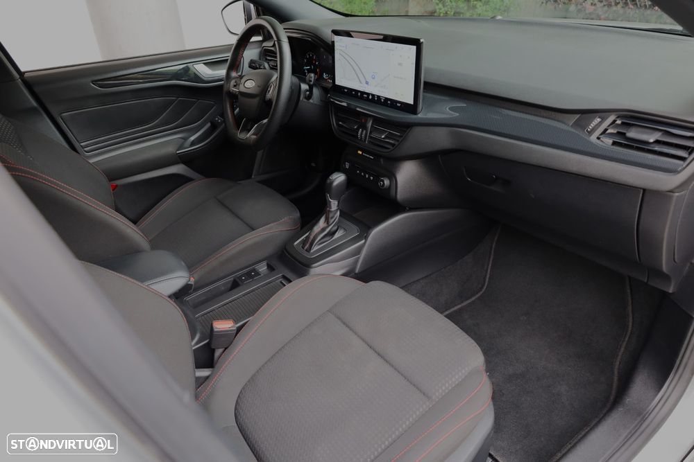 Ford Focus 1.0 EcoBoost MHEV ST-Line Aut. - 46