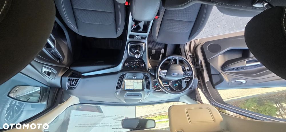 Ford Kuga 1.5 EcoBoost 2x4 Titanium - 35