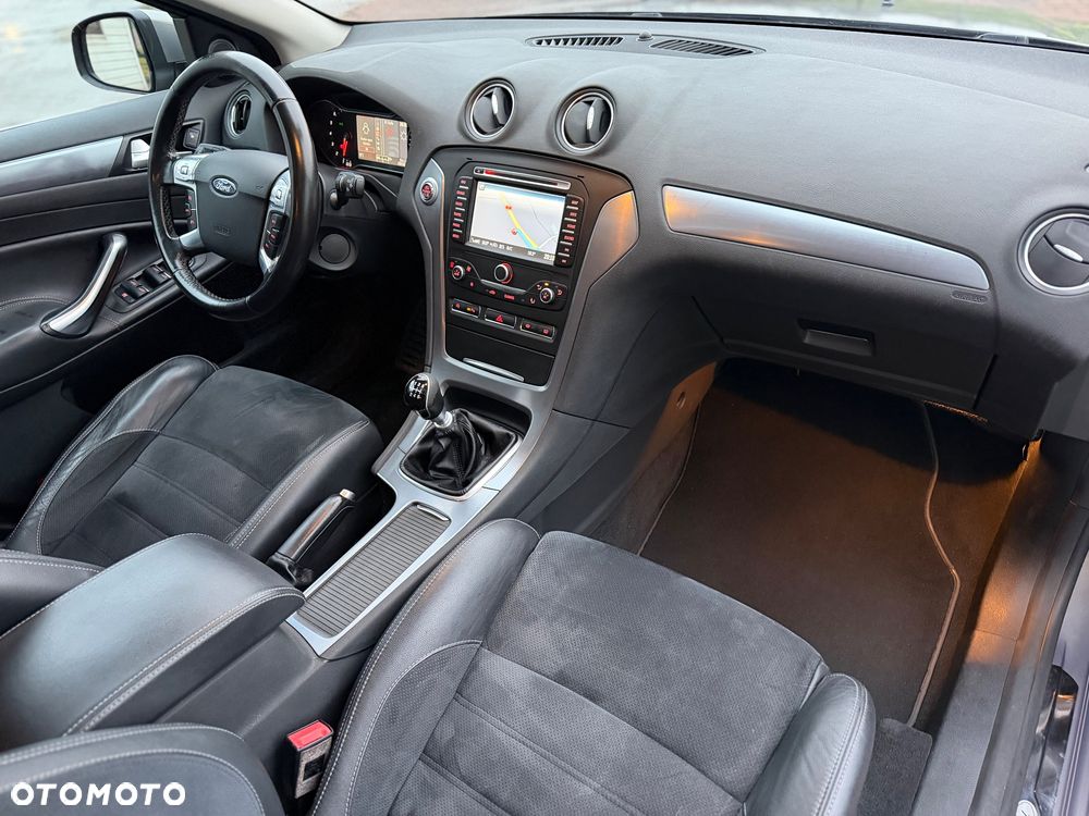 Ford Mondeo 1.6 T Platinium X Plus (Titanium) - 25
