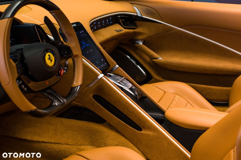 Ferrari Roma Spider - 25