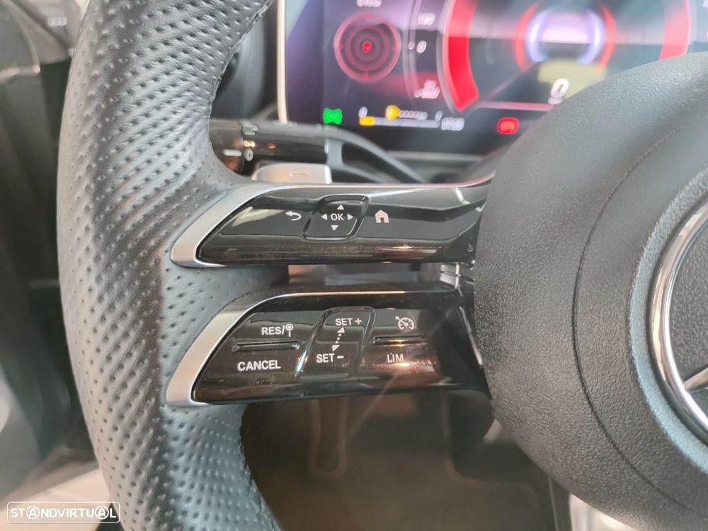 Mercedes-Benz C 300 e AMG Line - 26