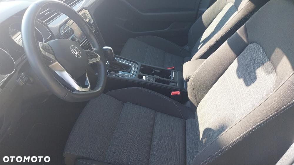 Volkswagen Passat - 14
