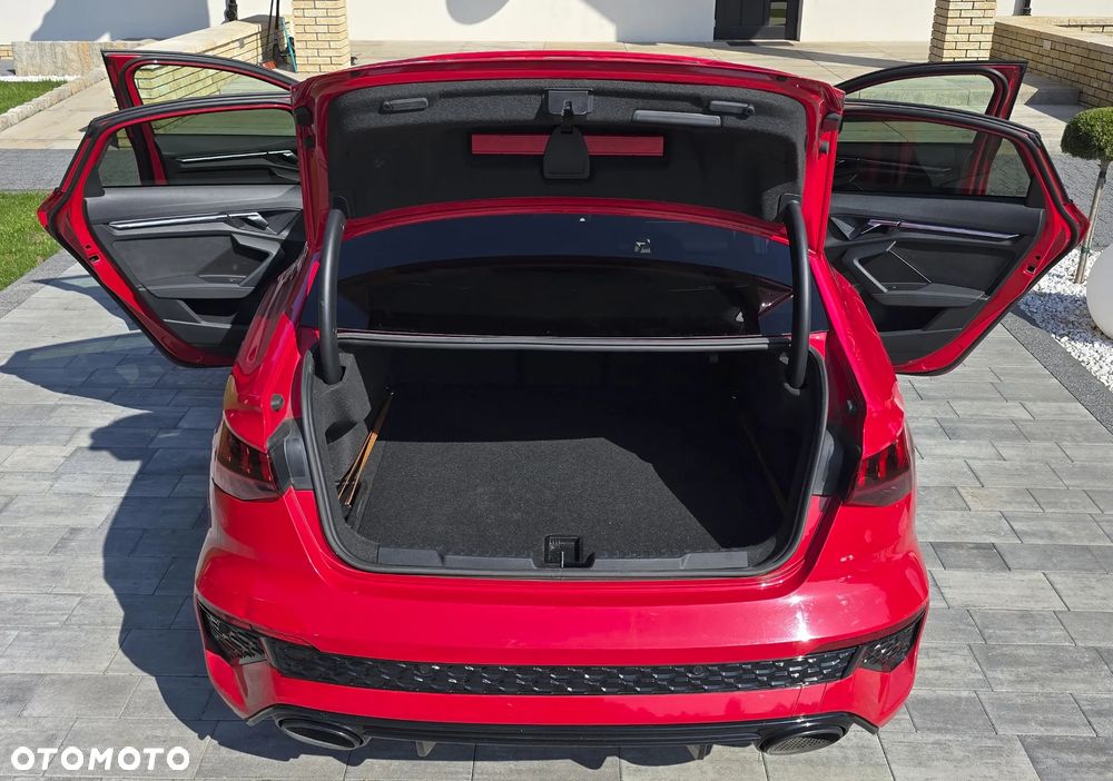 Audi RS3 Limousine - 10