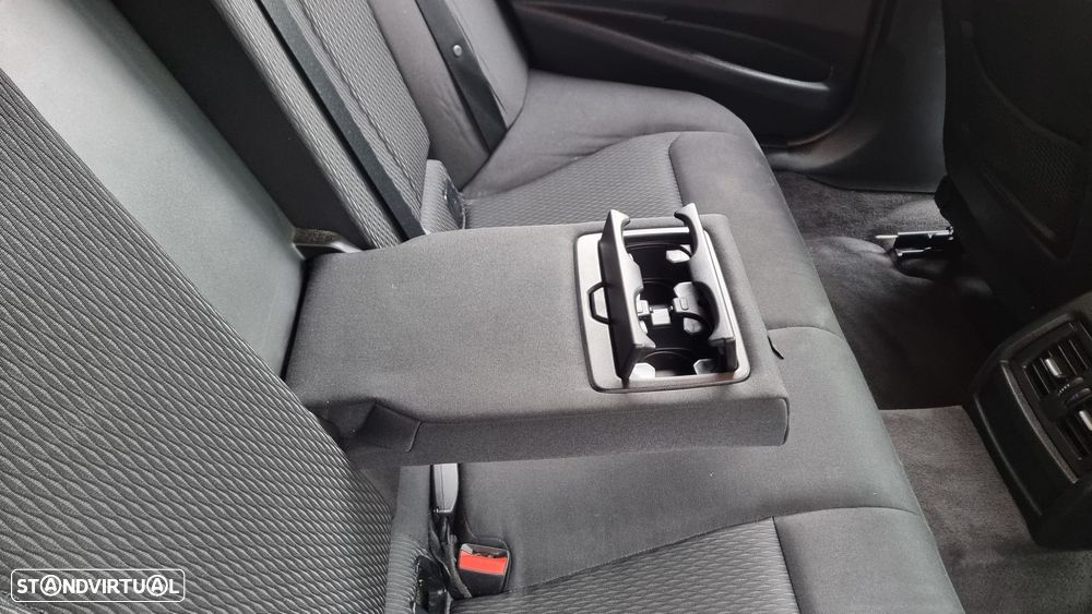 BMW 318 d Touring Auto - 21