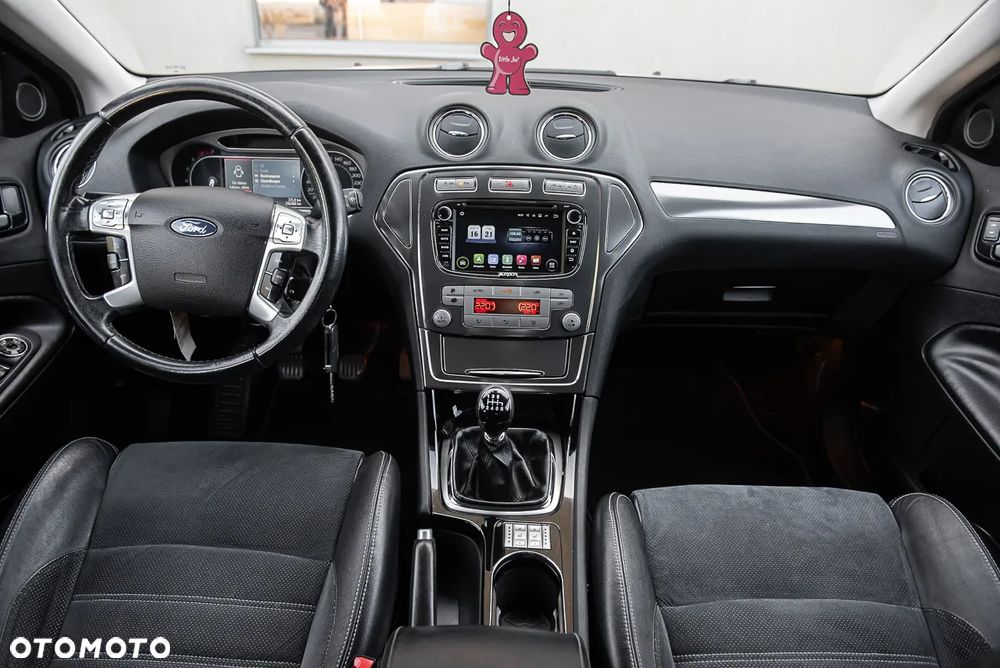 Ford Mondeo 2.5 Titanium - 27