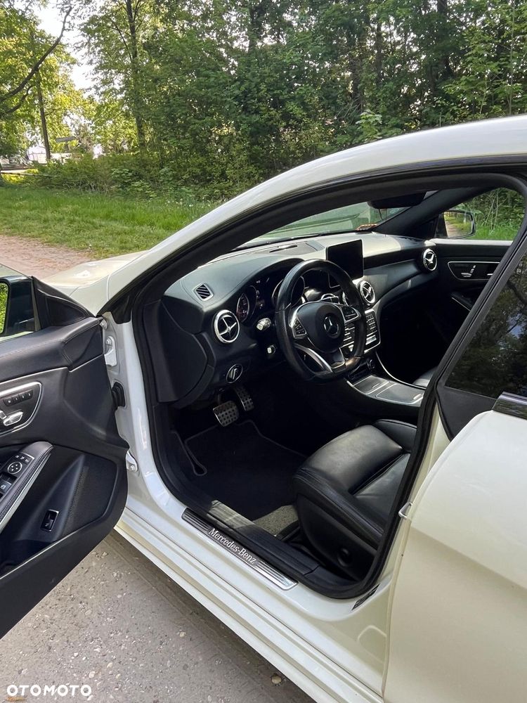 Mercedes-Benz CLA 200 d 7G-DCT AMG Line - 9