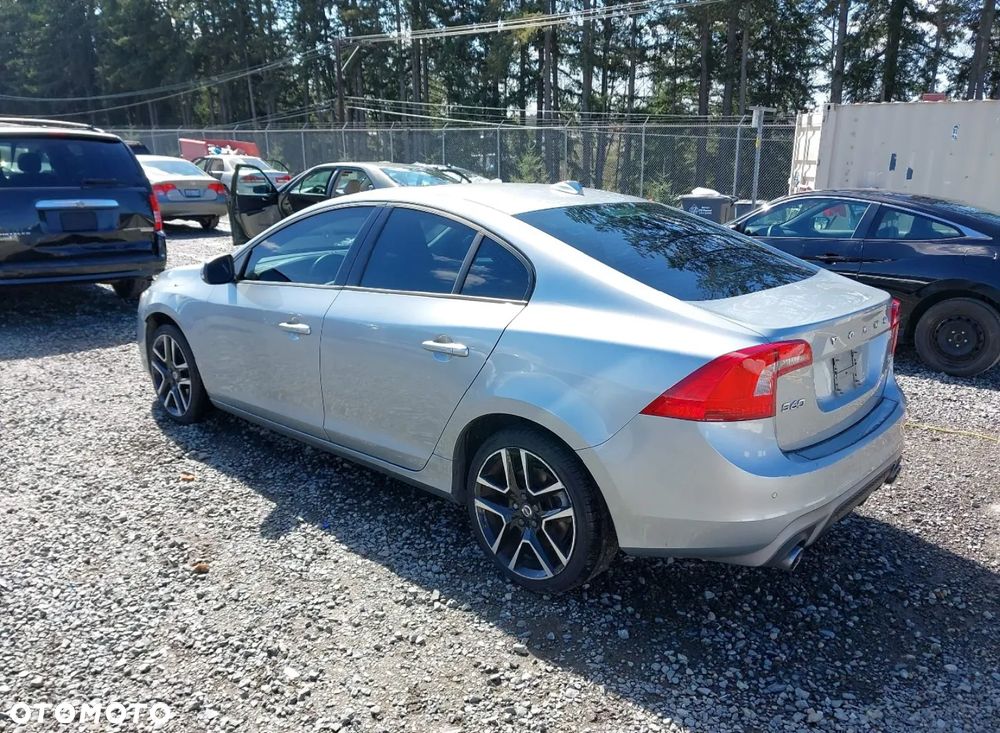 Volvo S60 - 3