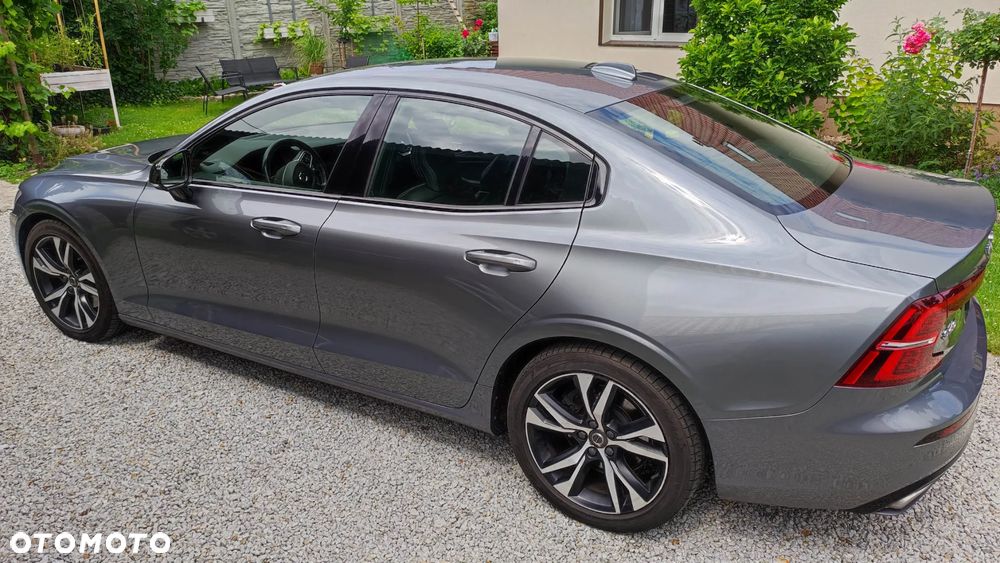 Volvo S60 B4 B R-Design - 3