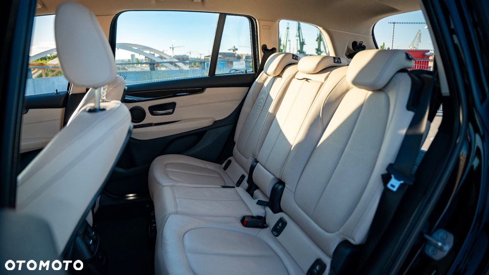 BMW Seria 2 218d Luxury Line sport - 9