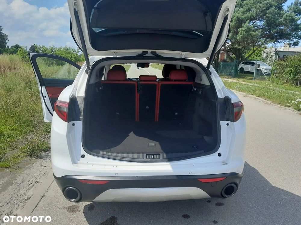 Alfa Romeo Stelvio 2.0 Turbo 16V AT8-Q4 Executive - 12