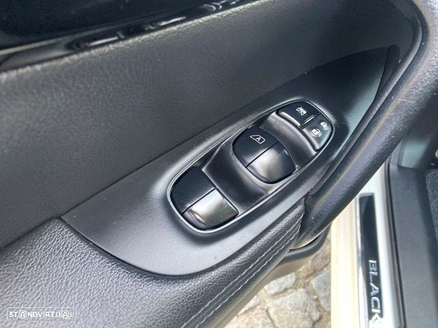 Nissan Qashqai 1.5 dCi Black Edition - 27