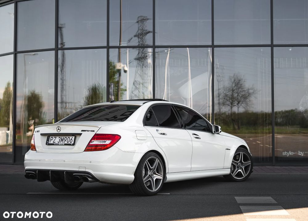 Mercedes-Benz Klasa C 63 AMG - 4