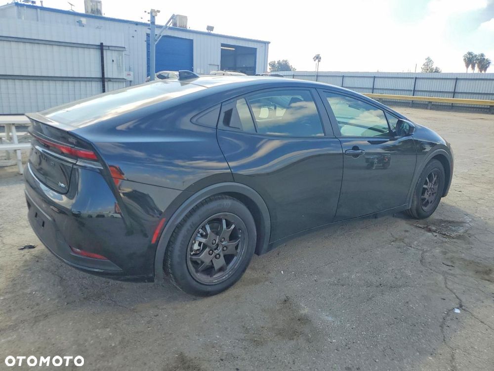 Toyota Prius - 4
