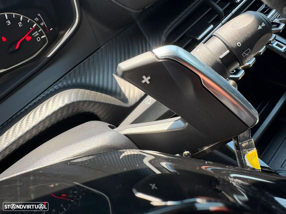 Peugeot 2008 1.2 PureTech Allure EAT8 - 13
