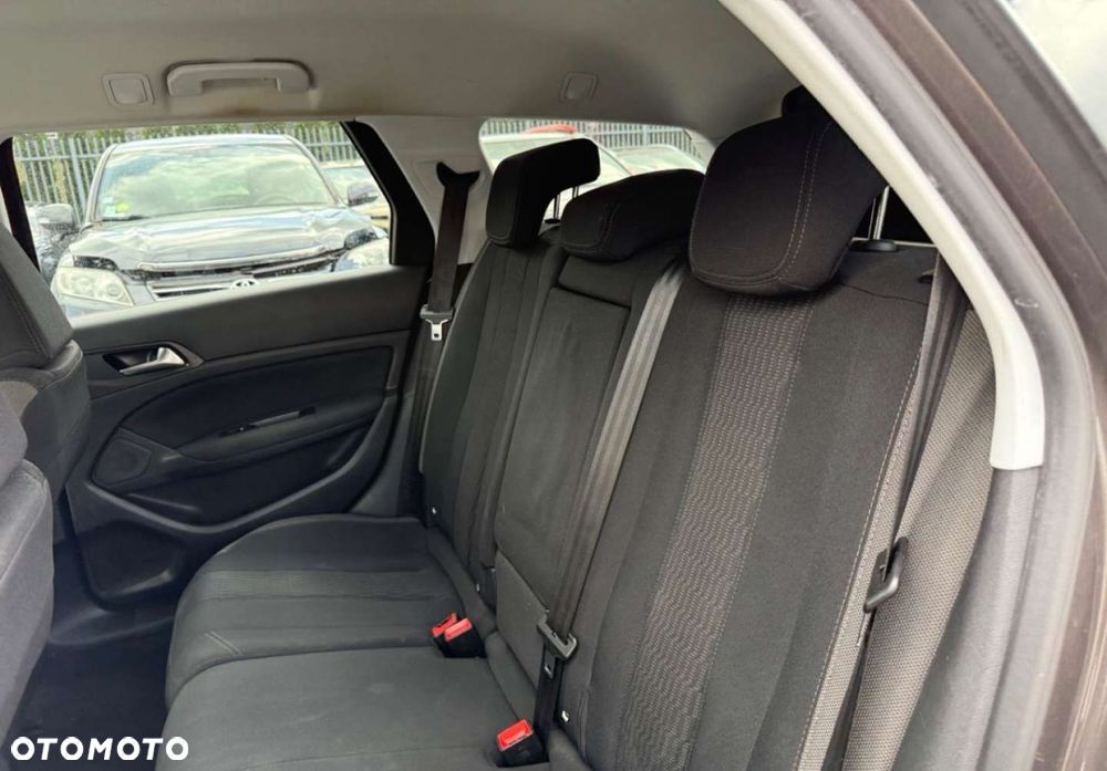 Peugeot 308 - 8