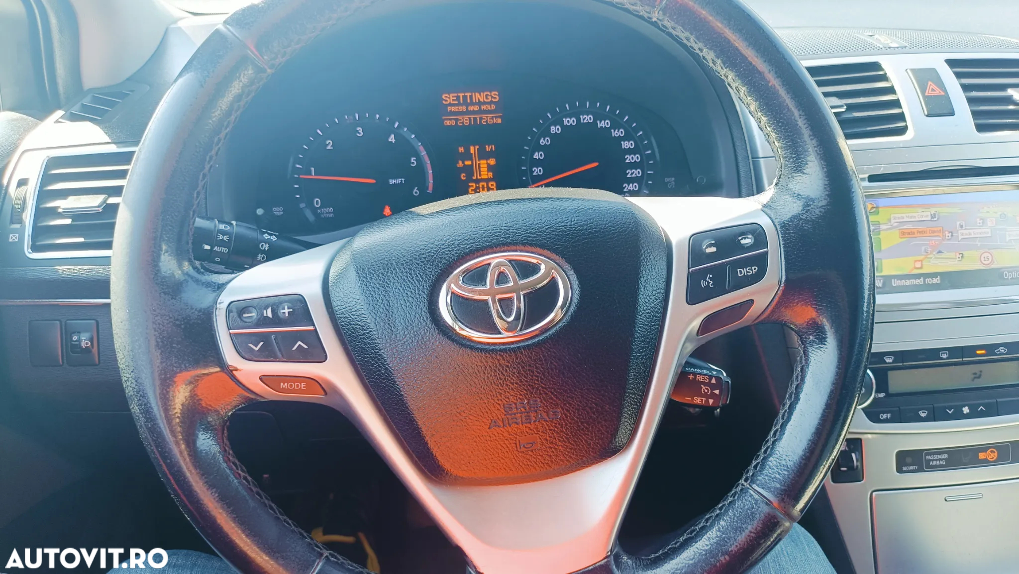 Toyota Avensis - 16