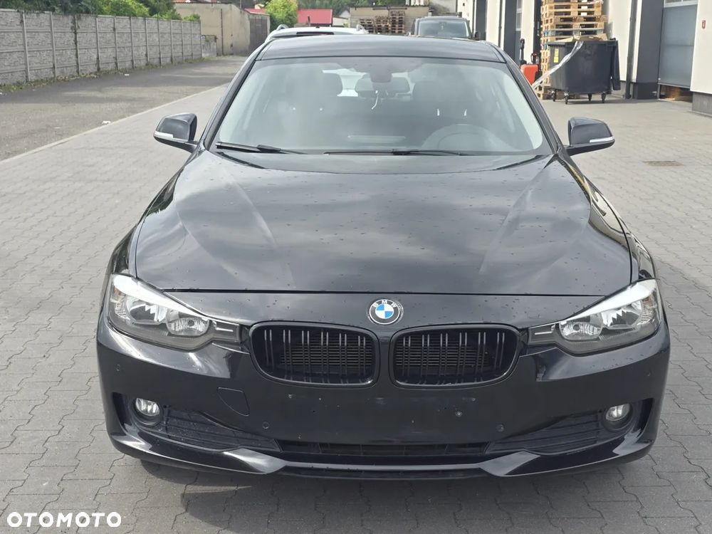 BMW Seria 3 318d - 3