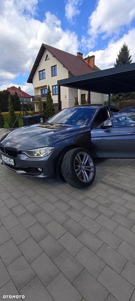 BMW Seria 3 328i Sport Line - 2