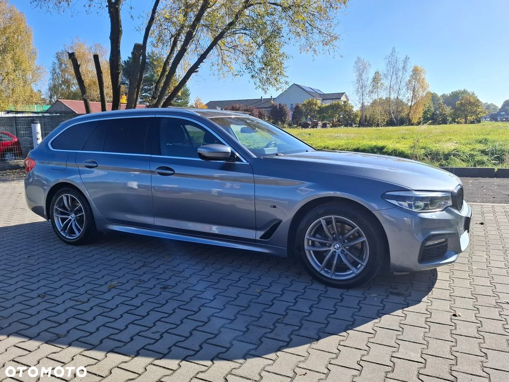 BMW Seria 5 520d xDrive M Sport Edition - 9