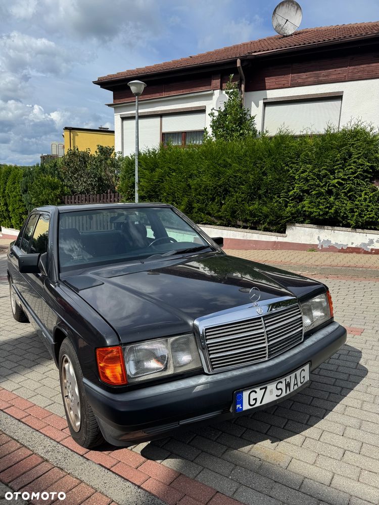 Mercedes-Benz W201 (190) - 4