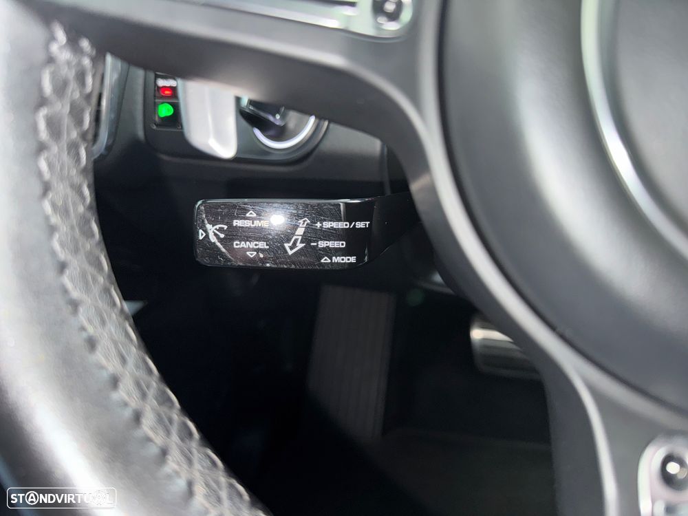 Porsche Cayenne Turbo - 36