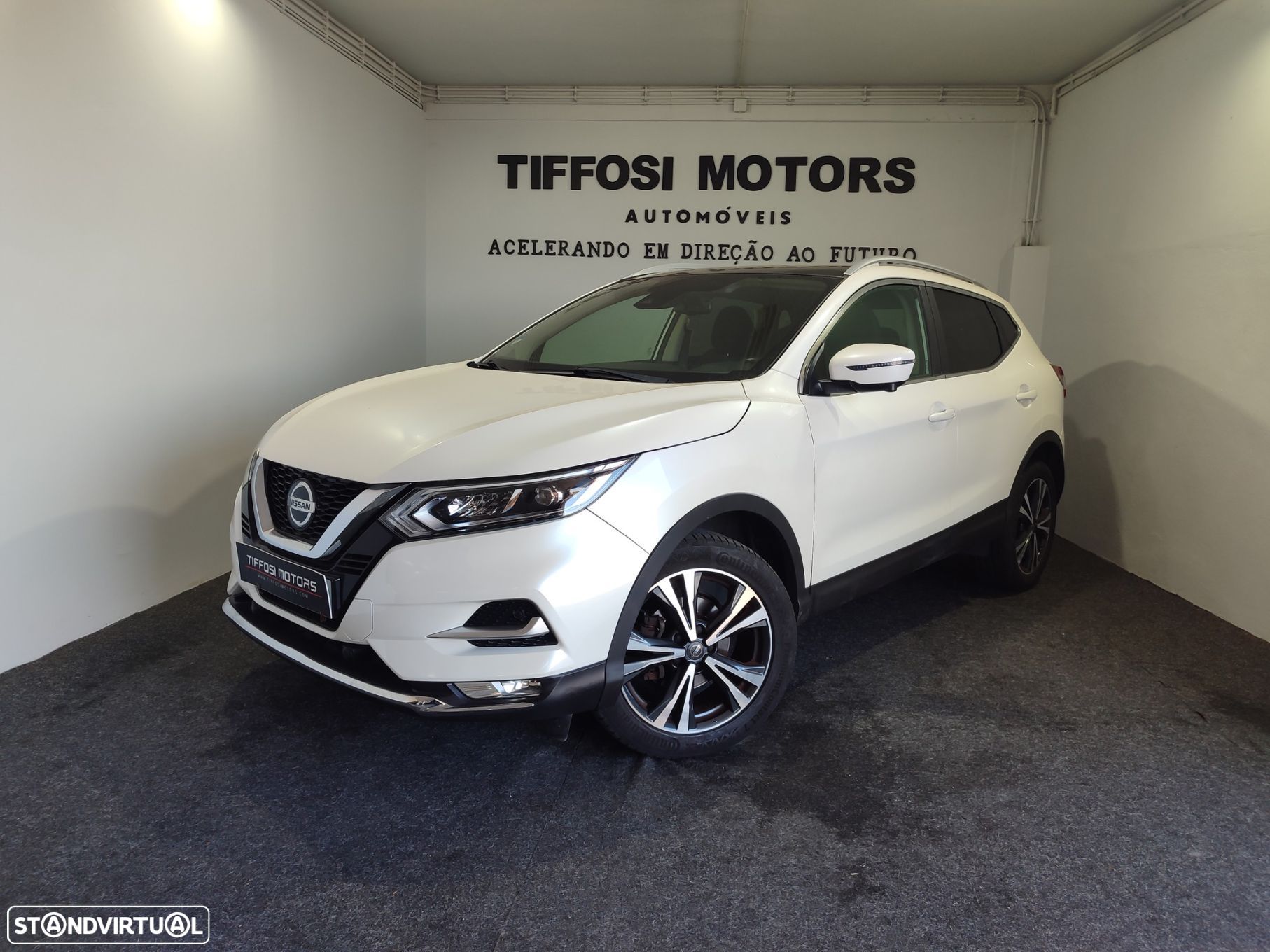 Nissan Qashqai 1.3 DIG-T Tekna Premium - 1