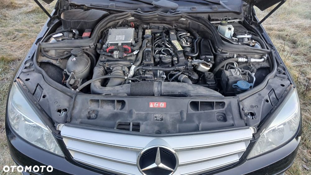 Mercedes-Benz Klasa C 220 CDI DPF BlueEFFICIENCY Avantgarde Edition - 7