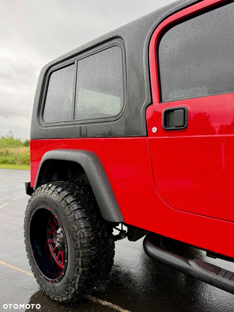 Jeep Wrangler - 11