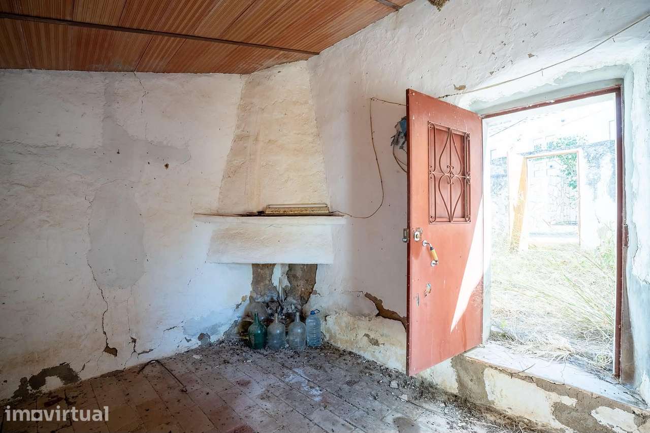 Moradia com terreno para Restaurar em Corte Pinto - Mina São Domingos - Grande imagem: 5/12