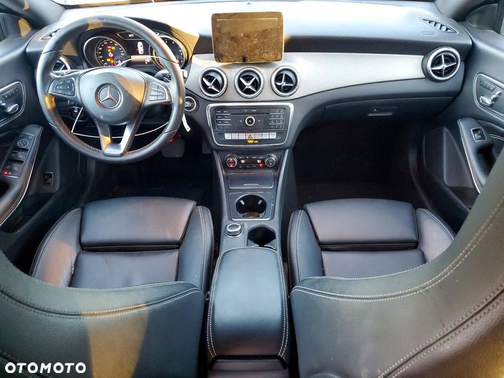 Mercedes-Benz CLA 250 4Matic 7G-DCT - 7
