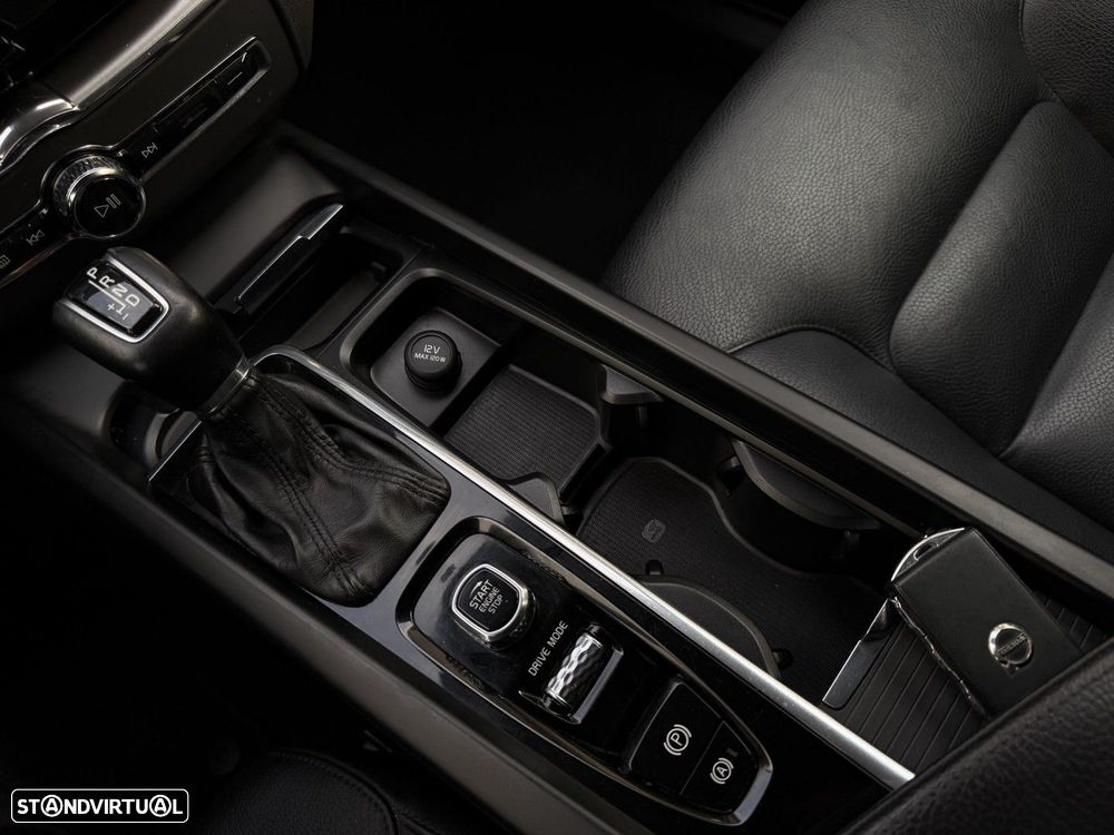 Volvo XC 60 2.0 D4 Momentum Plus Geartronic - 45