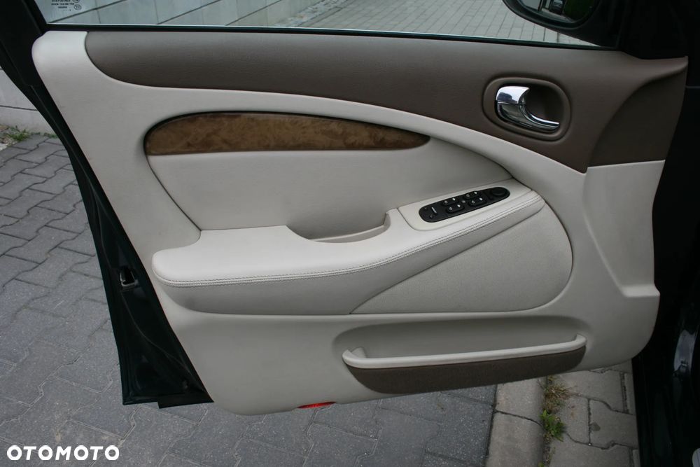 Jaguar S-Type 3.0 V6 Executive - 11
