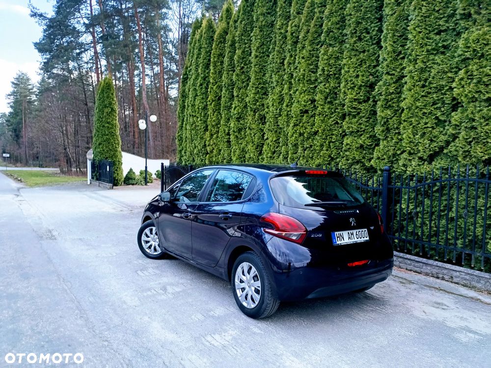Peugeot 208 - 4