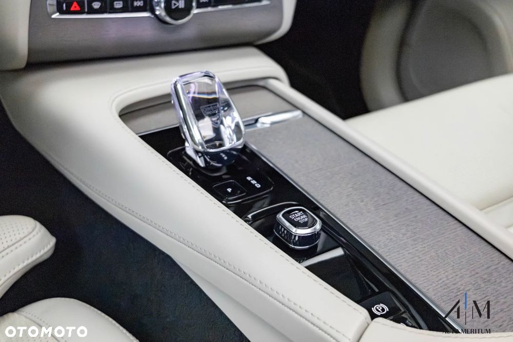 Volvo XC 90 T8 AWD Recharge Ultimate Dark - 26