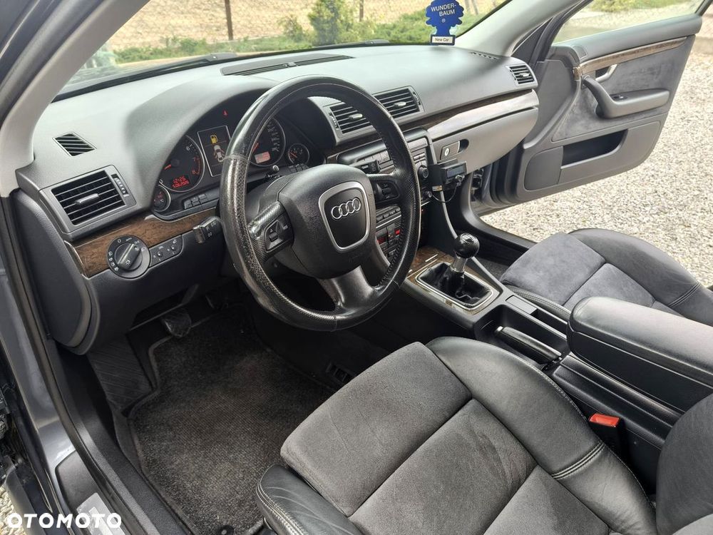 Audi A4 Avant 2.0 T FSI - 14