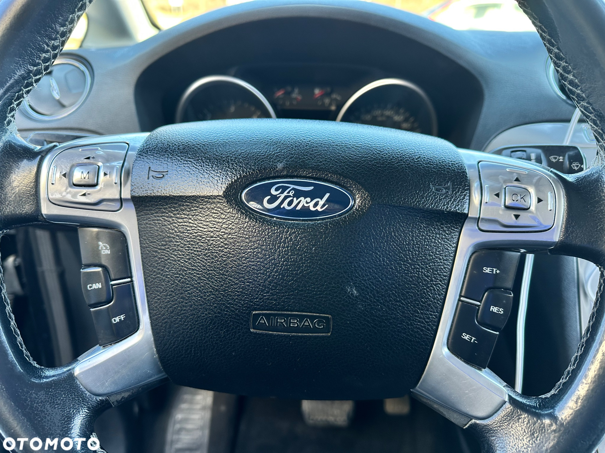 Ford Galaxy - 16