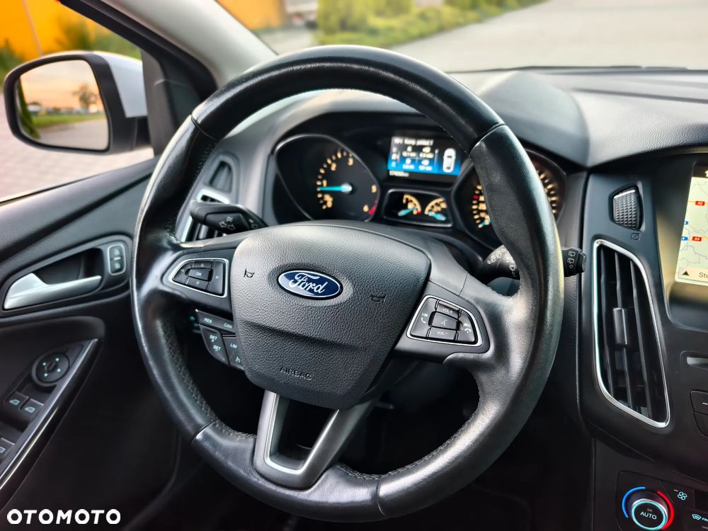 Ford Focus 1.5 EcoBlue Start-Stopp-System TITANIUM DESIGN - 17