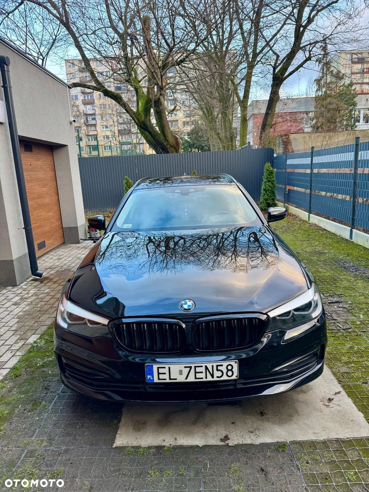 BMW Seria 5 520d Sport Line - 2