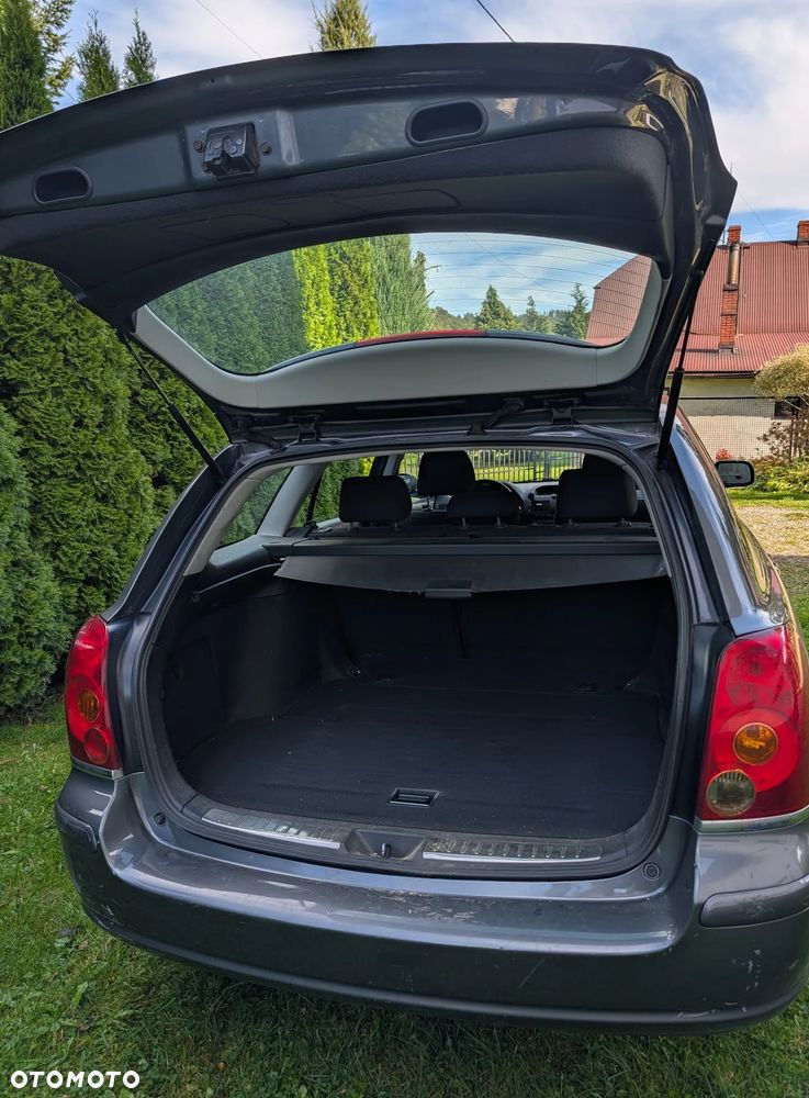Toyota Avensis - 5