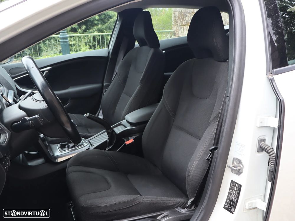 Volvo V40 D2 Kinetic - 30