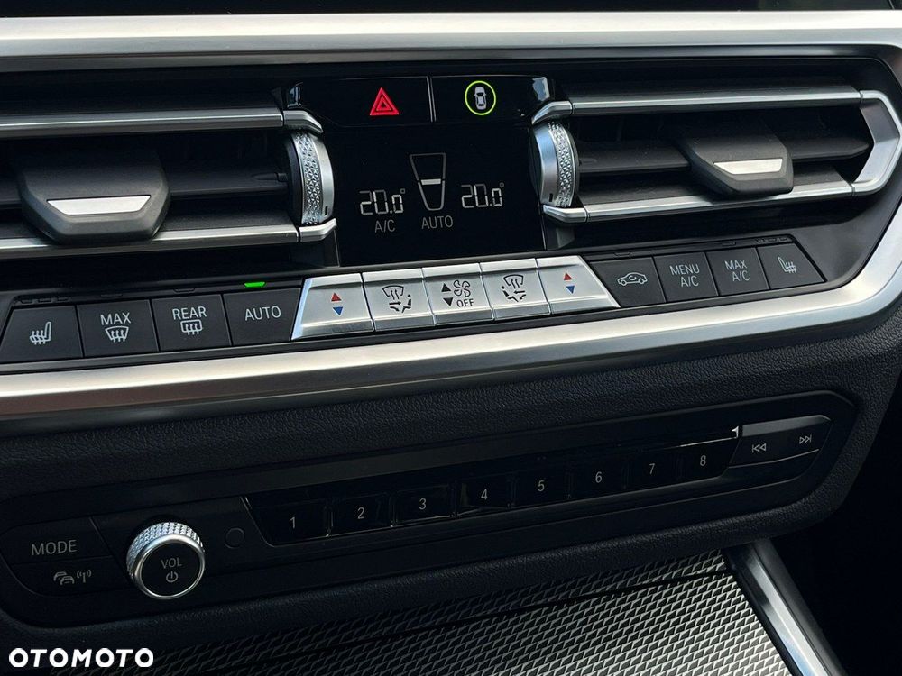 BMW Seria 3 330e xDrive M Sport - 28